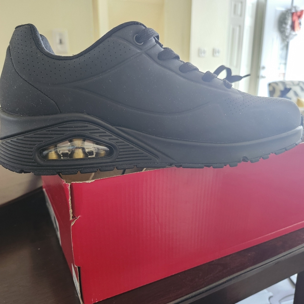 Sketchers street tennis shoes - Picture 2 of 5